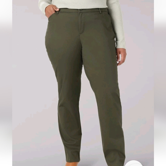 Lee Plus Size 24W Wrinkle Free Relaxed Fit Pants Olive Straight Leg Mid Rise NWT - Picture 1 of 2